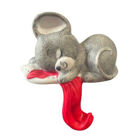 Vintage Christmas Mouse Stocking Holder Gray & Red Ceramic Taiwan 1987 - Picture 1 of 6